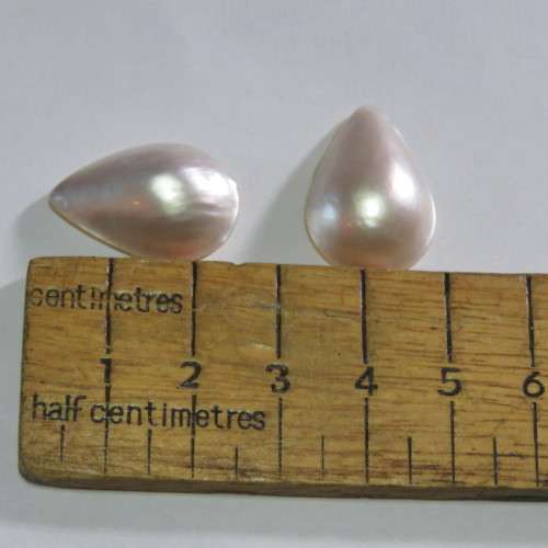 Pair of pear shaped mabe pearls - 23.06mm x 16.03mm and 24.04mm x 15.98mm