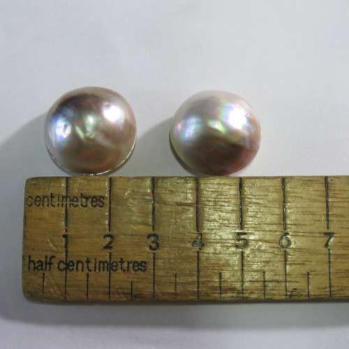 Pair of large round mabe pearls - About 22mm diameter