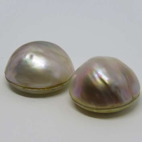 Pair of large round mabe pearls - About 22mm diameter