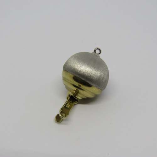 9kt Gold ball clasp - Weighs 1.7g