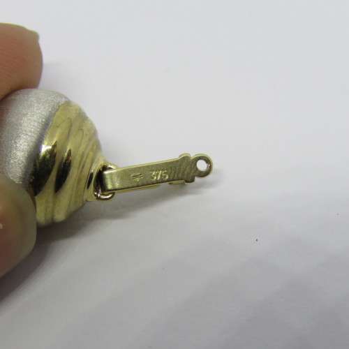 9kt Gold ball clasp - Weighs 1.7g