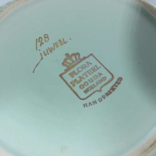Vintage Flora Plateel Gouda Juweel pattern bowl