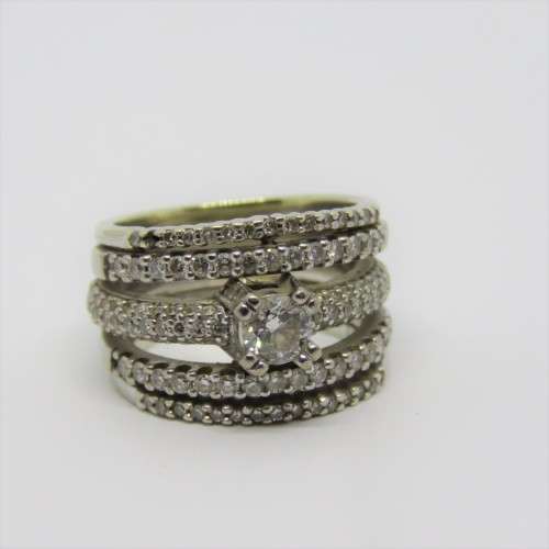 18kt White gold diamond ring with 9kt white gold bands Size H -0.28ct Diamond and 134 small diamonds