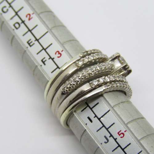 18kt White gold diamond ring with 9kt white gold bands Size H -0.28ct Diamond and 134 small diamonds