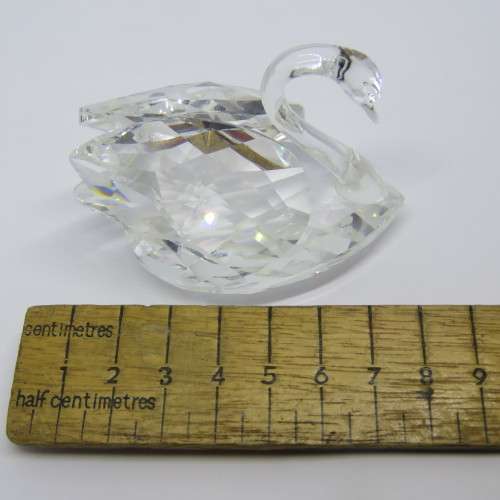 Swarovski Swan no box - Weighs 141.3grams - Minute chips on tail
