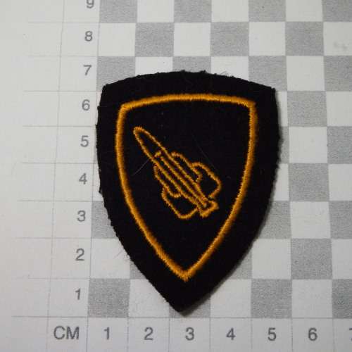 Lot of 6 Swiss Army badges