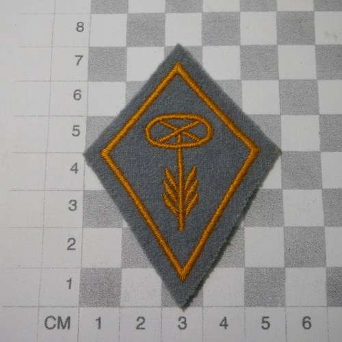 Lot of 6 Swiss Army badges