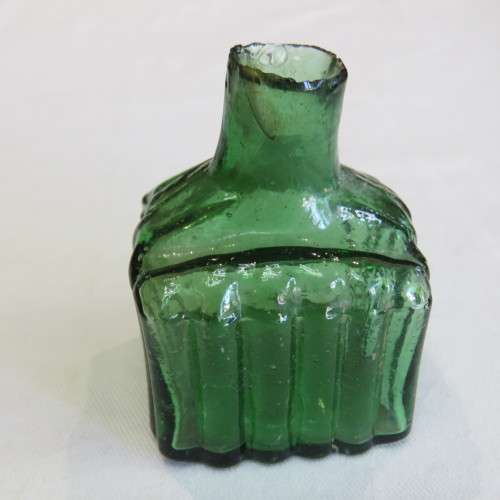 Antique green ink bottle with pen grooves - Square