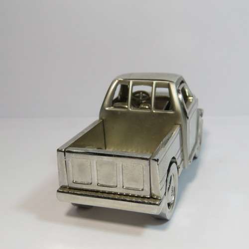 Pickup truck shaped metal desk clock - Needs battery