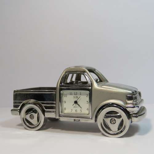 Pickup truck shaped metal desk clock - Needs battery