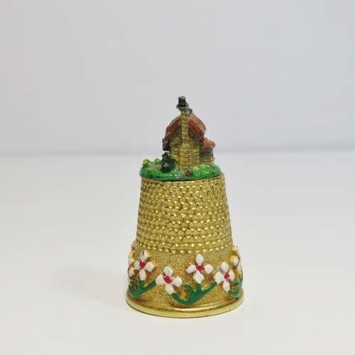 Vintage Goldplated thimble village