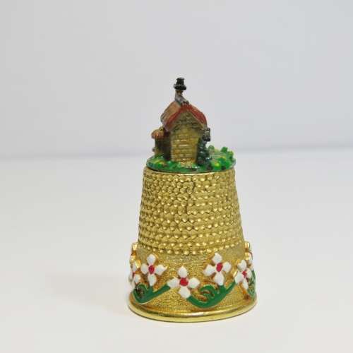 Vintage Goldplated thimble village