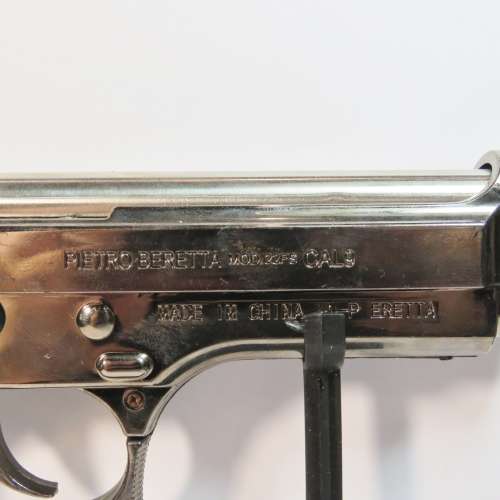 Pietro Beretta Mod.22FS Cal 9 pistol shaped lighter - Needs gas - With stand