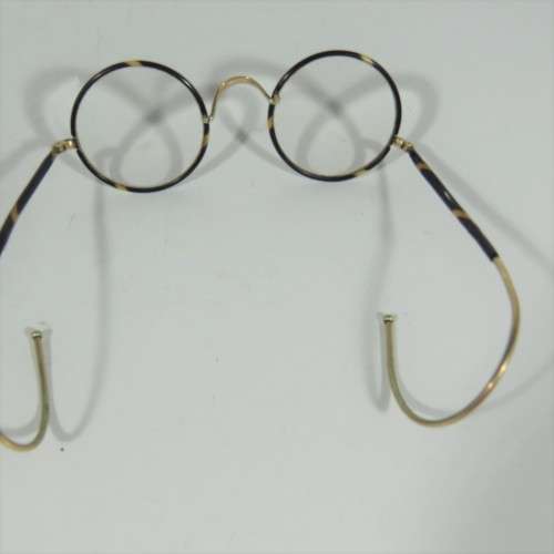 Vintage faux tortoise shell glasses in case