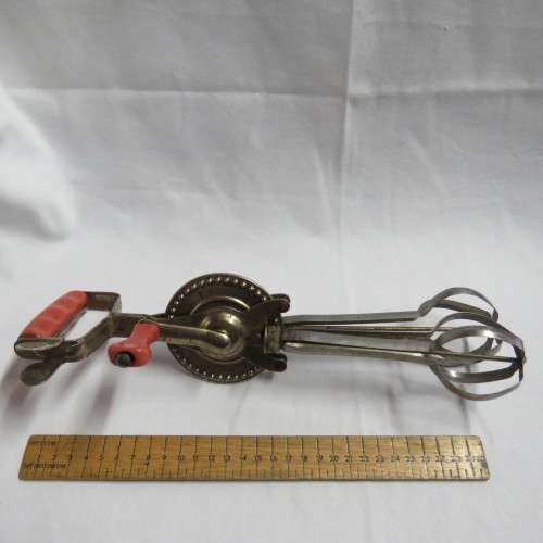 Vintage swift whip hand crank egg beater