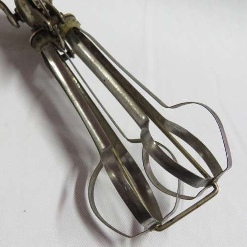 Vintage swift whip hand crank egg beater