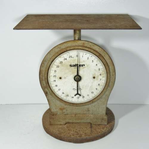 Vintage Salter scale - 25 Kg capacity - Face 19 x 19 cm, Height 38 cm and top 23 x 36 cm