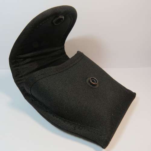 Tactical handcuff pouch