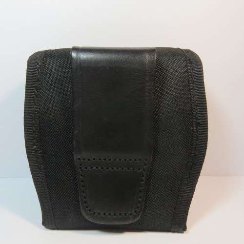 Tactical handcuff pouch