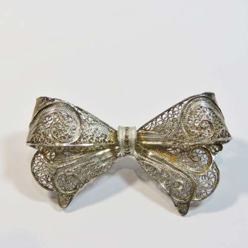 Silver coloured filigree brooch - Marked 925 on pin
