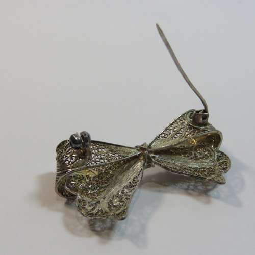 Silver coloured filigree brooch - Marked 925 on pin