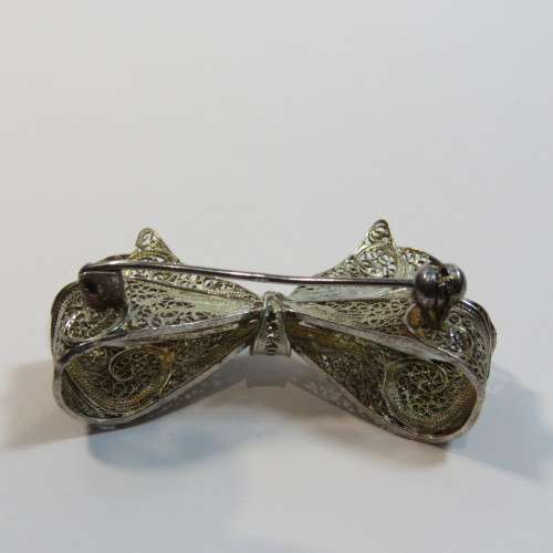 Silver coloured filigree brooch - Marked 925 on pin