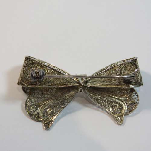Silver coloured filigree brooch - Marked 925 on pin