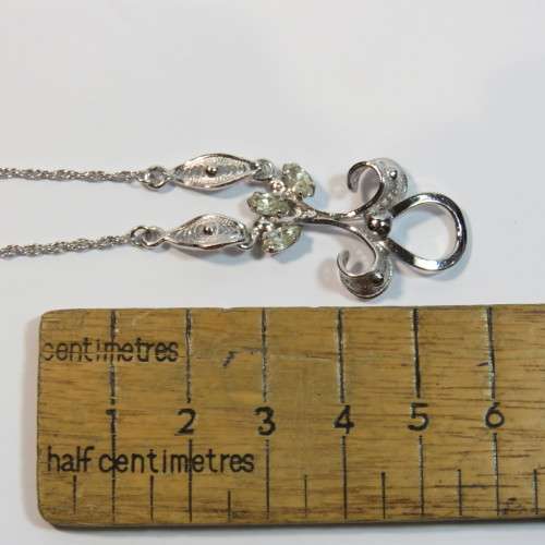 Sterling silver necklace and pendant - Weighs 5,4 grams
