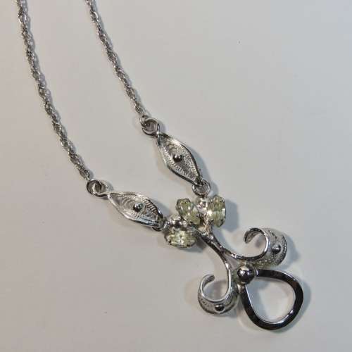 Sterling silver necklace and pendant - Weighs 5,4 grams