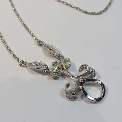 Sterling silver necklace and pendant - Weighs 5,4 grams