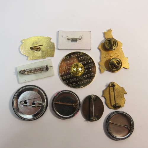 Lot of 10 pin badges