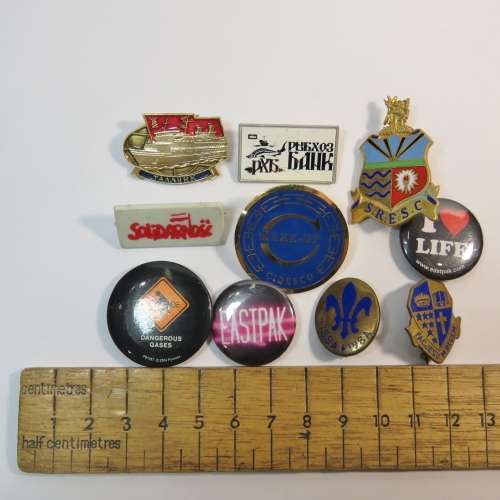 Lot of 10 pin badges