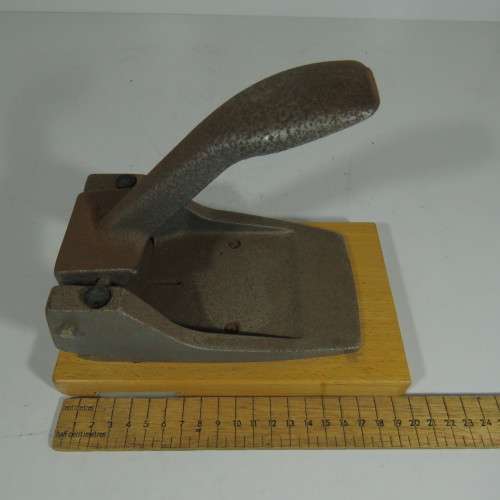 Vintage cast iron paper punch - 2 holes