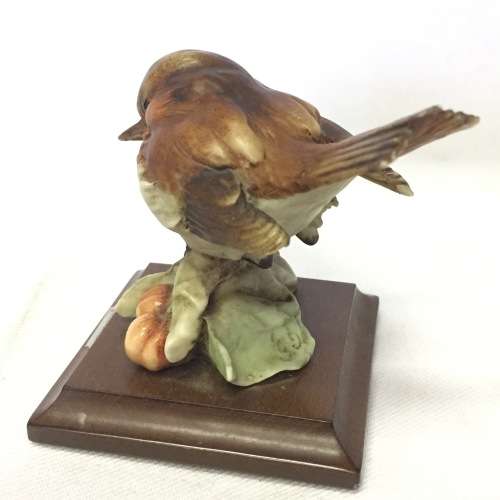 Giuseppe Armani Capodimonte resin bird figurine