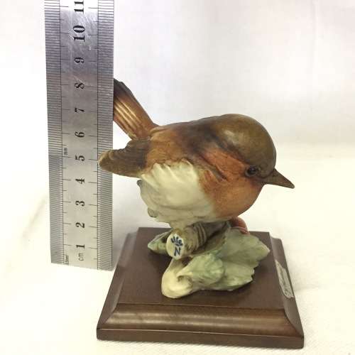 Giuseppe Armani Capodimonte resin bird figurine
