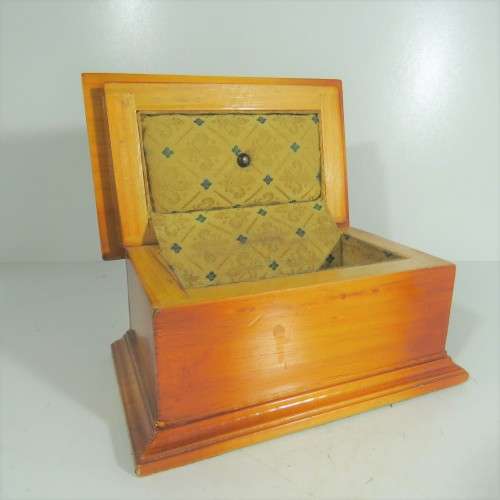 Vintage  jewellery box with cushioning inside