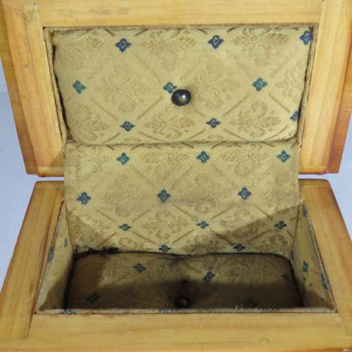 Vintage  jewellery box with cushioning inside