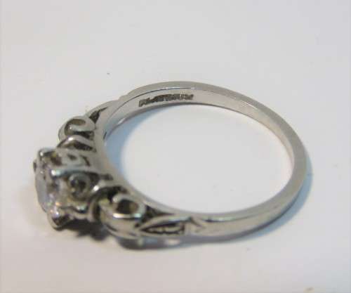 Platinum ring with cubic zirconia - Size: J