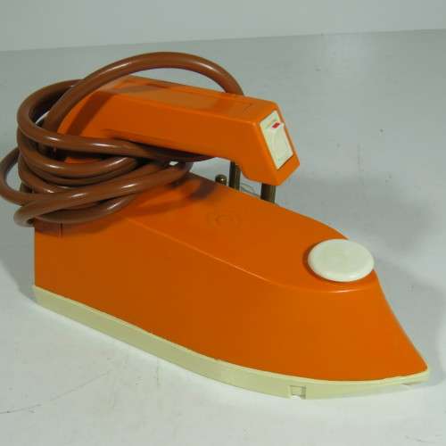 Vintage Dream Streamer Salt iron with original box and attachtments