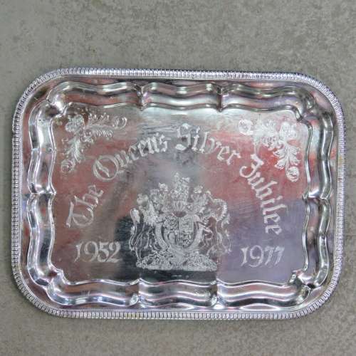 1977 Queen silver Jubilee tray - Size 41 x 31 cm