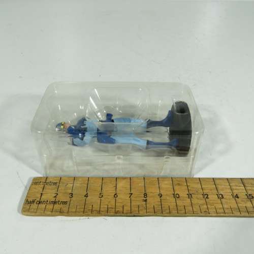 Eaglemoss DC Comics Super Hero collection #34 Blue Beetle figurine with magazine