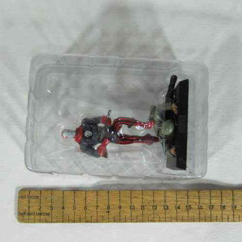 Eaglemoss Classic Marvel figurine collection Destroyer figurine with magazine