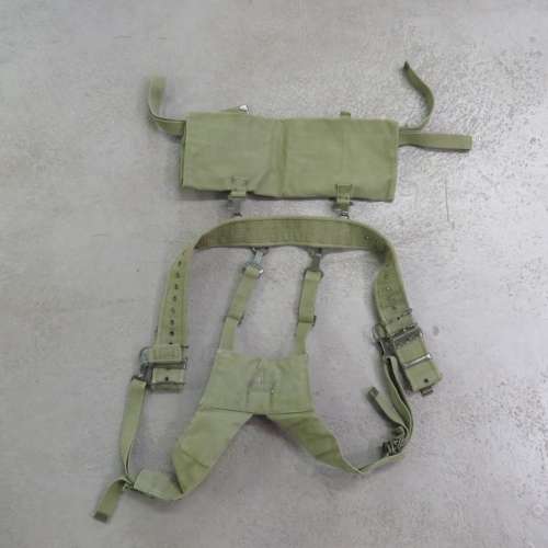 SADF Pattern 6/64 yoke with belt and ground sheet cover - Belt length 95 cm - Cover 37 x 40 cm