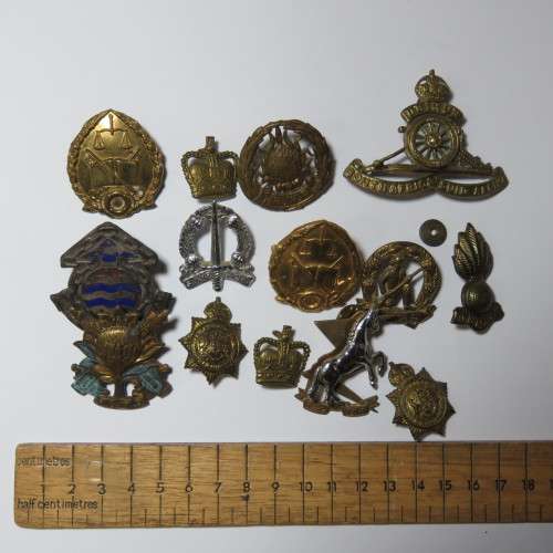 Lot of 14 military badges