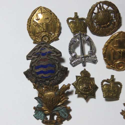 Lot of 14 military badges