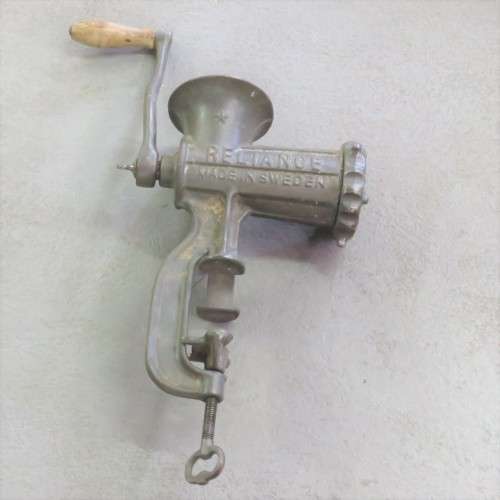 Reliance No.20 meat mincer