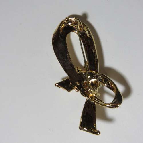 Goldplated fashion jewellery brooch