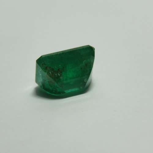 Genuine Zambian emerald in dark colour - Over 6.0ct
