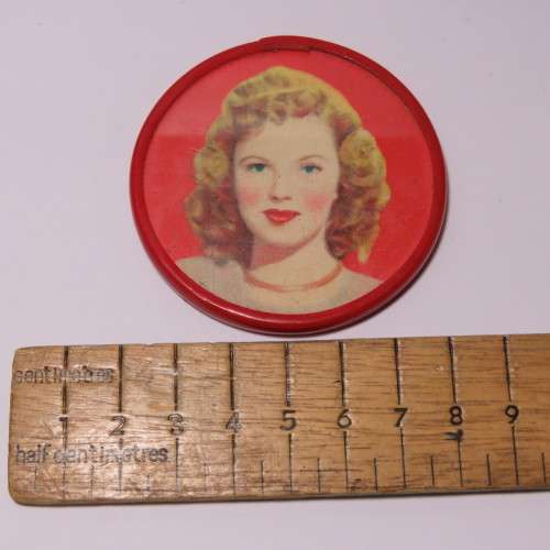 Vintage pocket mirror with picture