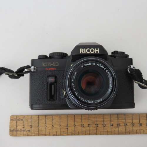 Ricoh KR-10 Super 35mm camera with SMC-Pentax-M 1:1,7 50mm lens